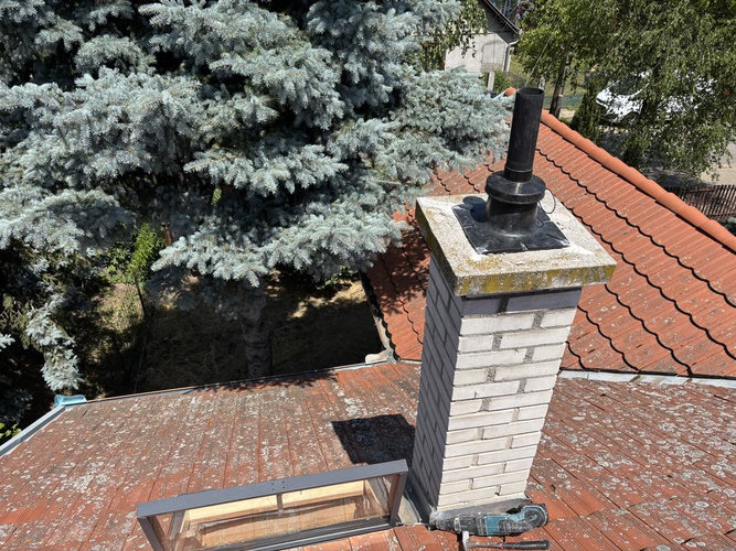 Kéménybélelési munka közben