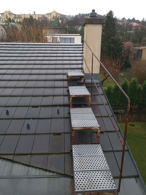 Tetőjárda és tetőlépcső kivitelezés